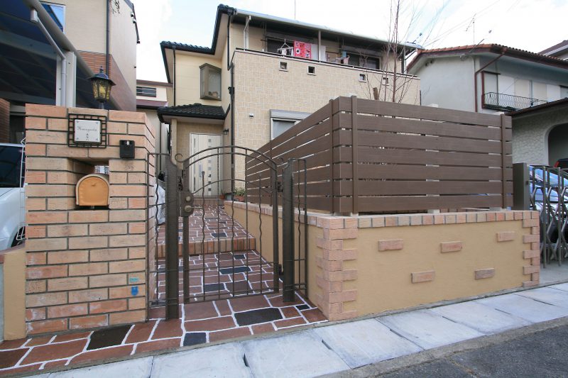 レンガと塗り壁であたたかい外構にリフォーム 神戸で外構 エクステリアのことならひまわりエクステリアへ レンガと塗り壁であたたかい外構にリフォーム 神戸で外構 エクステリアのことならひまわりエクステリアへ